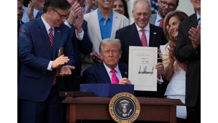 【港商時(shí)評(píng)】大而美法案通過 外溢影響須關(guān)注