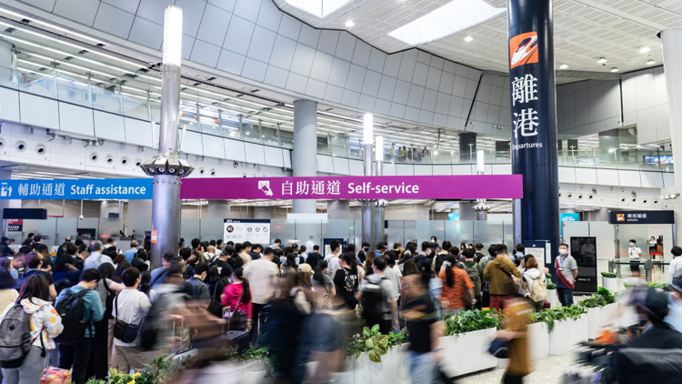 客流大增彰顯經(jīng)濟(jì)活力 廣深港跨境客流上半年突破1500萬(wàn)人次