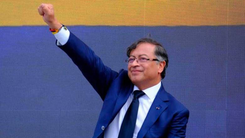 哥倫比亞總統(tǒng)專機(jī)因受到導(dǎo)彈襲擊威脅而改道