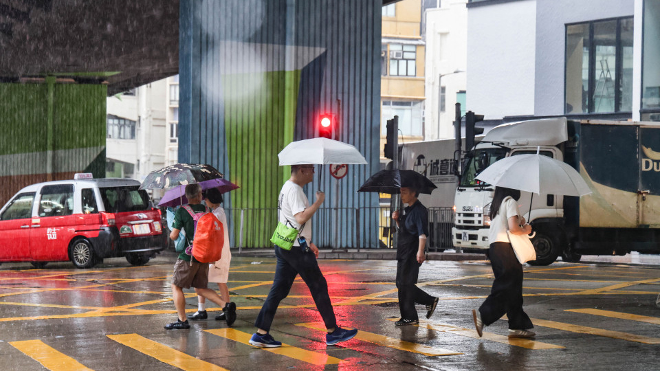 天文臺取消黃色暴雨警告 料明日仍有狂風(fēng)雷暴
