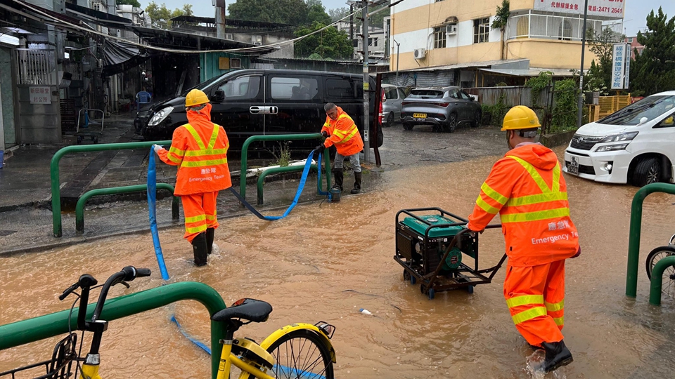 渠務署：共確認6宗水浸報告 派逾百緊急應變隊處理
