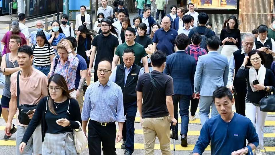 富達(dá)國(guó)際：強(qiáng)積金上半年平均回報(bào)9.9% 對(duì)股票投資審慎樂(lè)觀