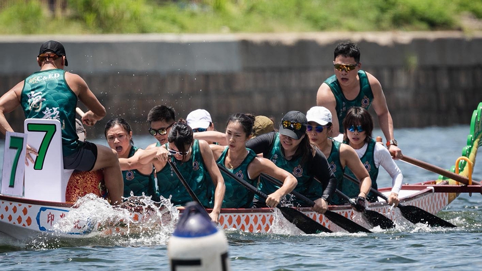 海關(guān)參加本地大型龍舟賽 全女子隊出賽創(chuàng)佳績
