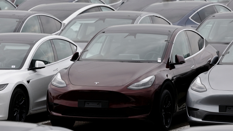 特斯拉二季度利潤(rùn)大跌16% 馬斯克警告將面臨幾個(gè)艱難季度