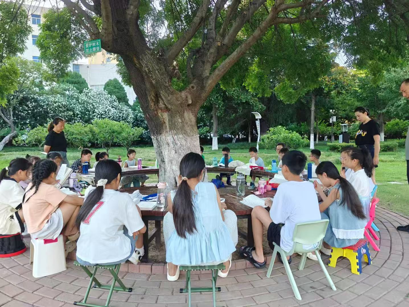 河南漯河：「圓桌議事」架起連心橋 社區(qū)治理出新招