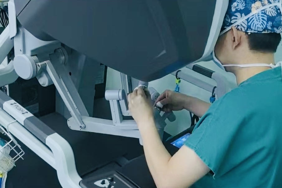 71歲港籍長者跨境尋醫(yī) 手術(shù)機(jī)器人「神助攻」　