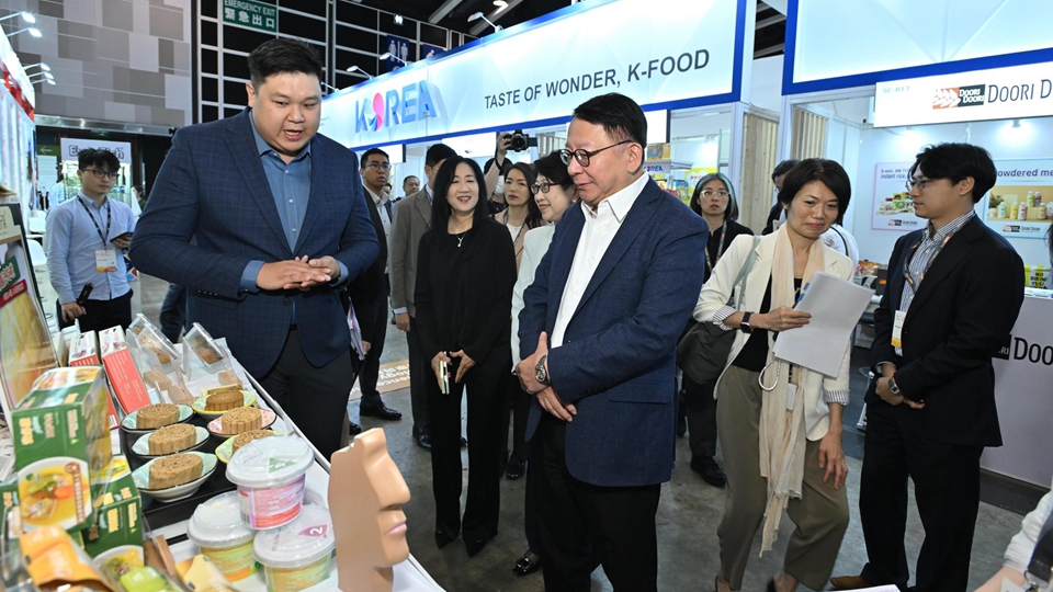 陳國基參觀美食商貿(mào)博覽 喜見銀髮經(jīng)濟(jì)及軟餐標(biāo)準(zhǔn)發(fā)展