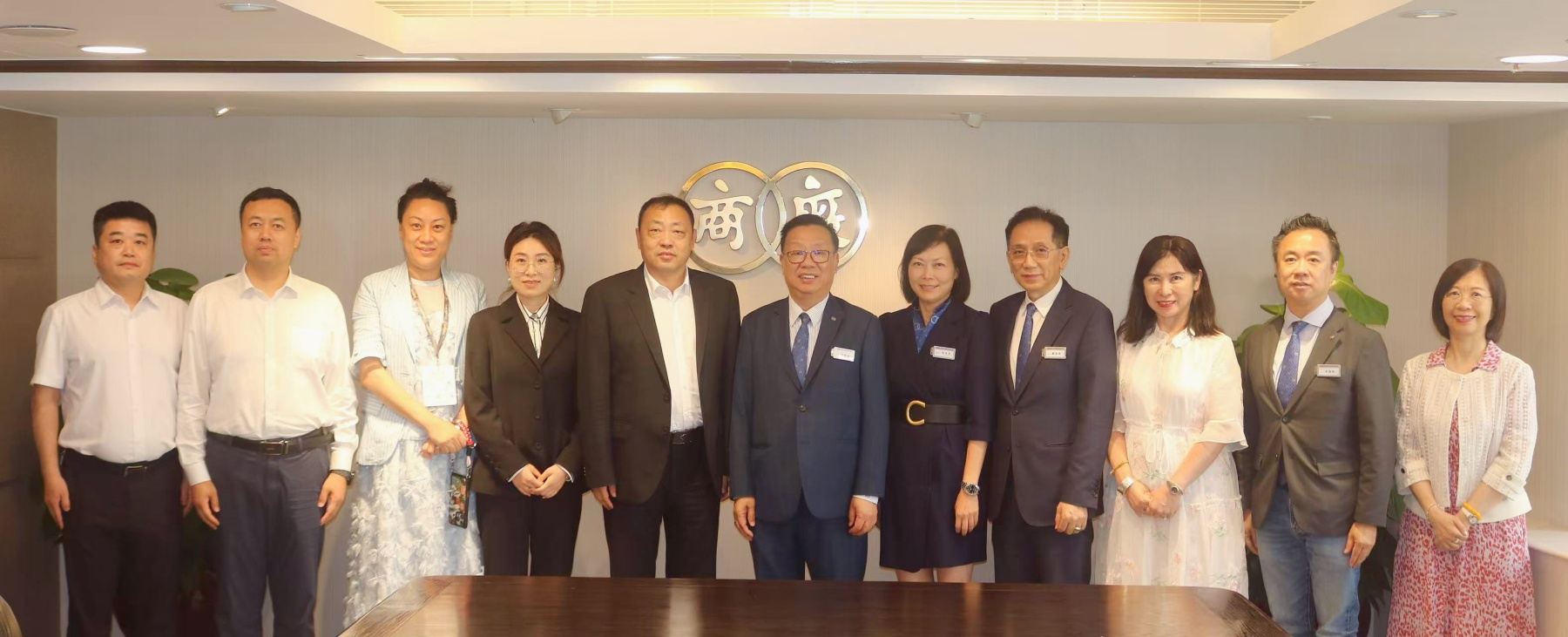 黑龍江省商務(wù)廳「展外」 發(fā)力深化龍港經(jīng)貿(mào)合作新征程