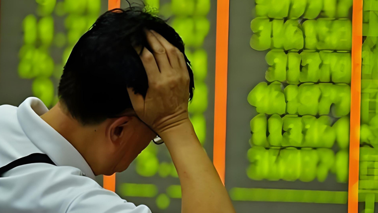 【A股午評(píng)】創(chuàng)指半日跌1.71% 高位股集體重挫