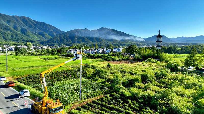 皖黟縣：早開(kāi)工晚收工  以維代搶保供電