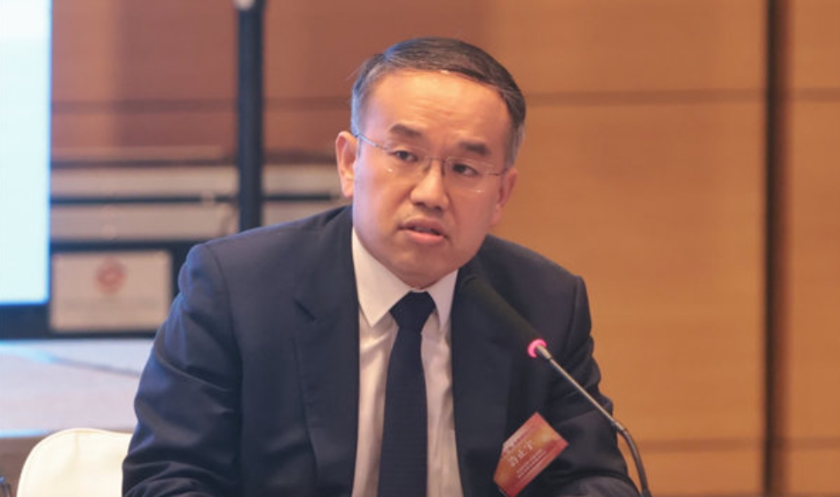 許正宇21日中午將就飲用水招標(biāo)事件晤傳媒