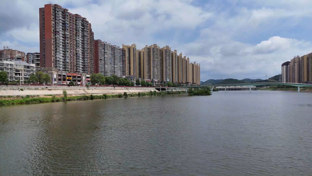 生態(tài)優(yōu)勢變發(fā)展動(dòng)能 四川鹽亭探索出生態(tài)與經(jīng)濟(jì)雙贏高質(zhì)量發(fā)展路徑