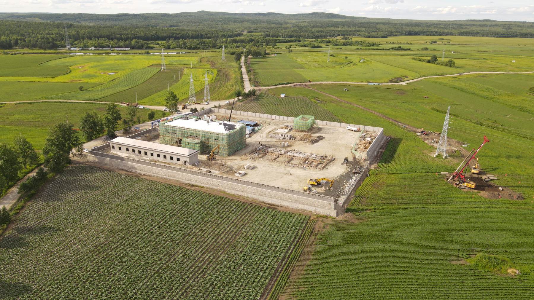 首颱風機吊裝成功！中電建大興安嶺十八站風電項目助力北疆綠色發(fā)展