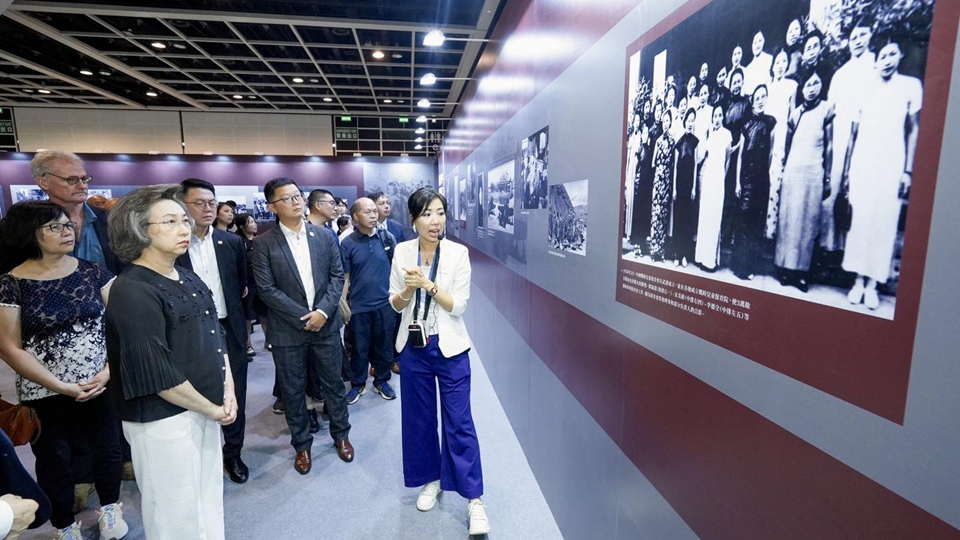 楊何蓓茵：逾3500名新入職及年輕公務(wù)員參觀抗戰(zhàn)巡迴展 深入認(rèn)識(shí)抗日歷程
