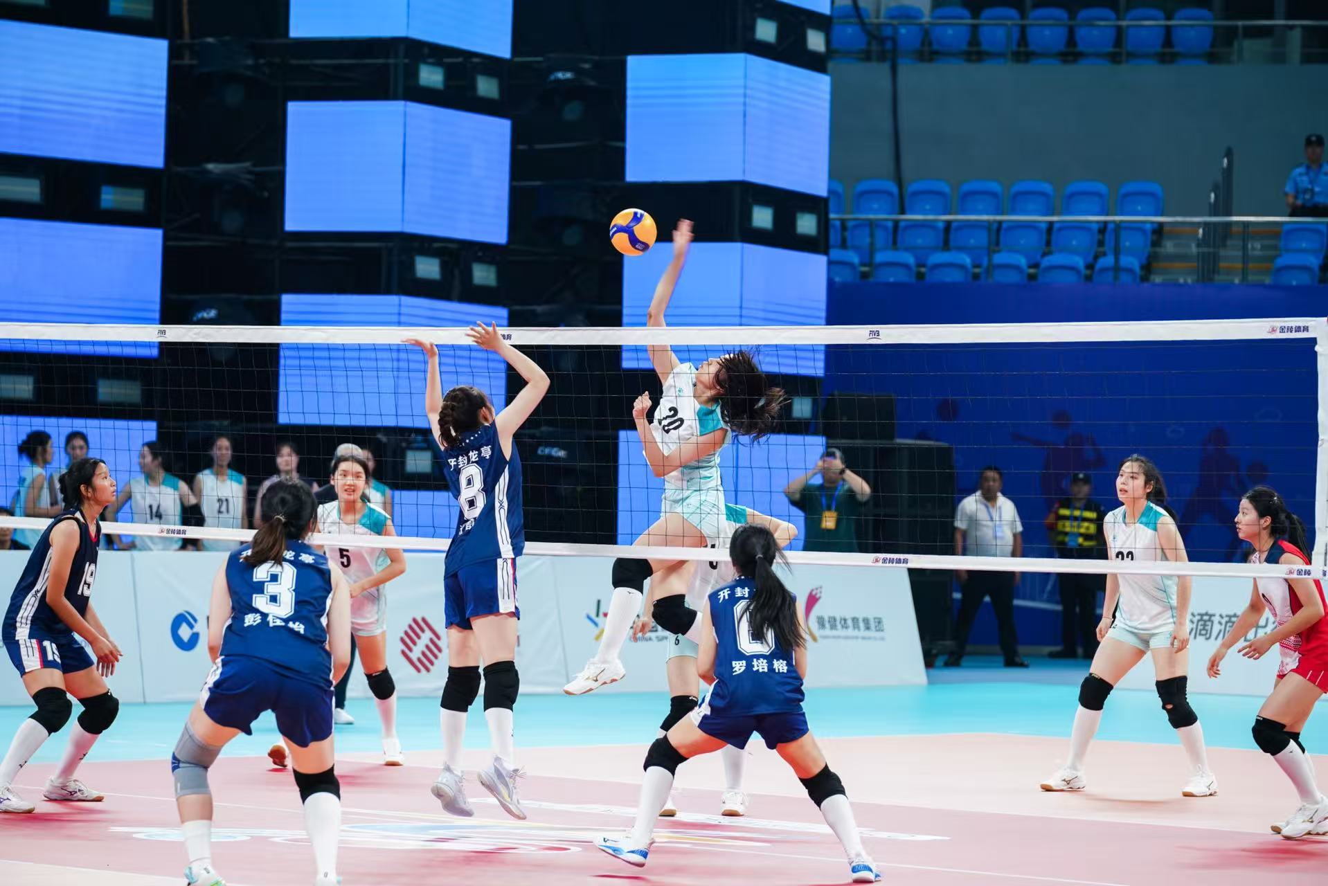 2025年河南省女子排球城市聯(lián)賽開(kāi)幕 鄭州隊(duì)首戰(zhàn)告捷