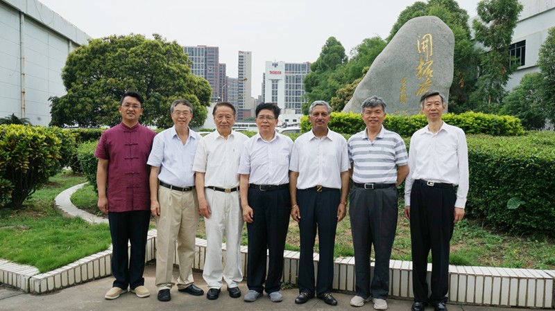 《英氣》訪談系列之四 全球彩管業(yè)的「終結者」