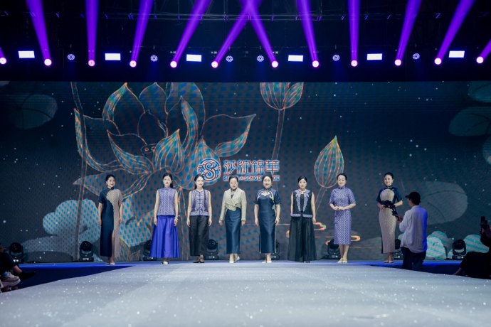 中國服裝定製大會品牌大秀：「湖湘非遺」競秀民族時尚