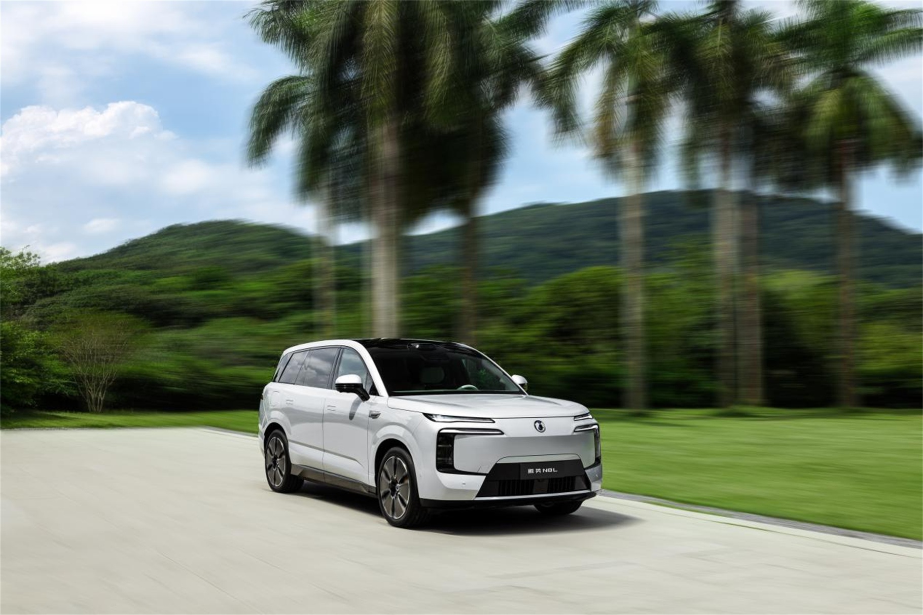 大六座安全豪華SUV騰勢(shì)N8L開啟預(yù)售，預(yù)售價(jià)31.98萬起