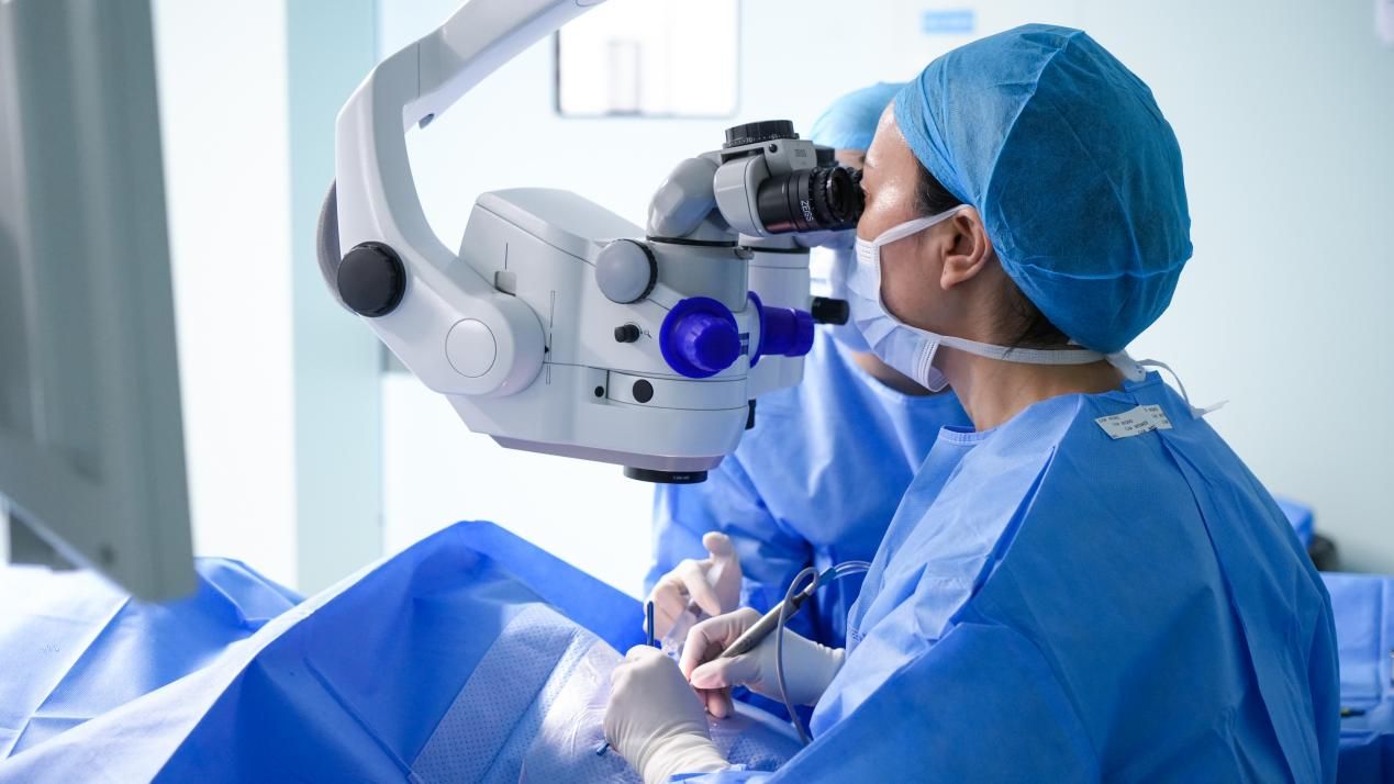 深圳首例臻無級(jí)?人工晶狀體植入白內(nèi)障手術(shù)在普瑞星耀成功完成