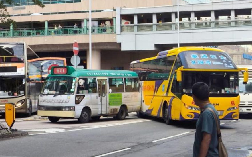 有片丨上水半小時(shí)最少3宗車禍 上水粉嶺多條道路大塞車