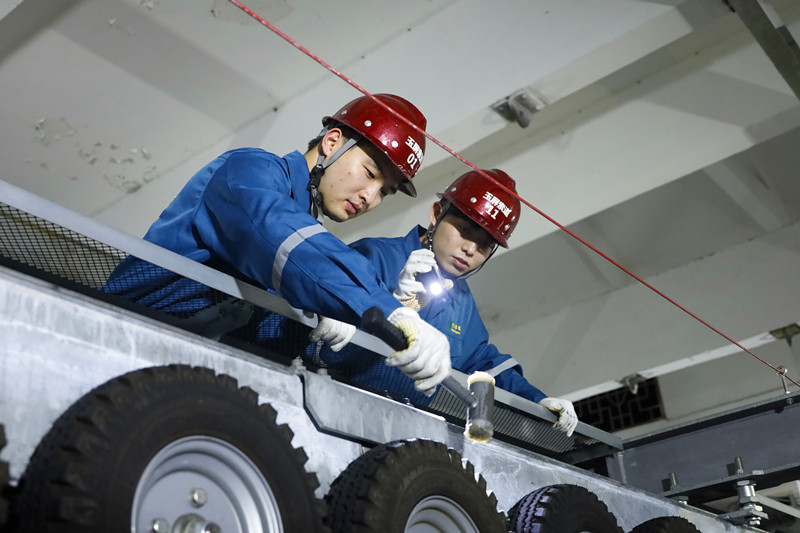 黃山風(fēng)景區(qū)：晨曦到夜幕，00後「索道守護(hù)者」始終在線