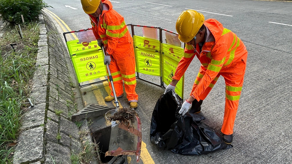 麥德姆逼近本港 渠務(wù)署巡查全港240個(gè)水浸黑點(diǎn)
