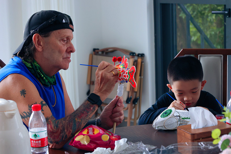 皖黃山區(qū)：湖光山色嘆為觀止龍門「客?！挂环侩y求