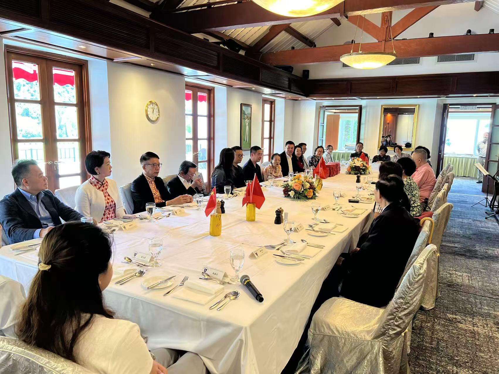 香港工商專業(yè)協(xié)進(jìn)會辦慶國慶中秋午宴