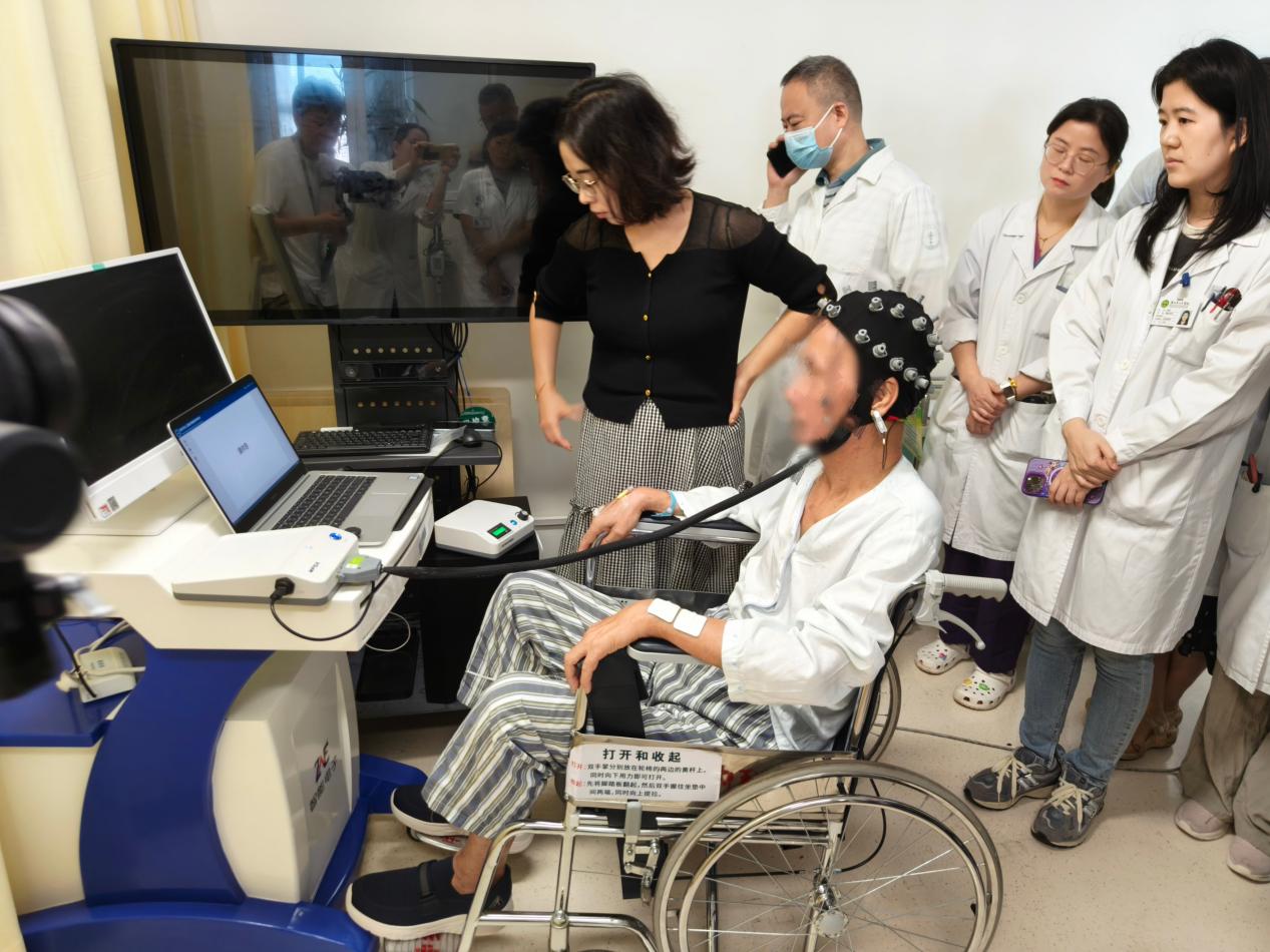 當(dāng)大腦與機(jī)器「對話」：深圳這家新中心，正在改寫神經(jīng)疾病患者的未來