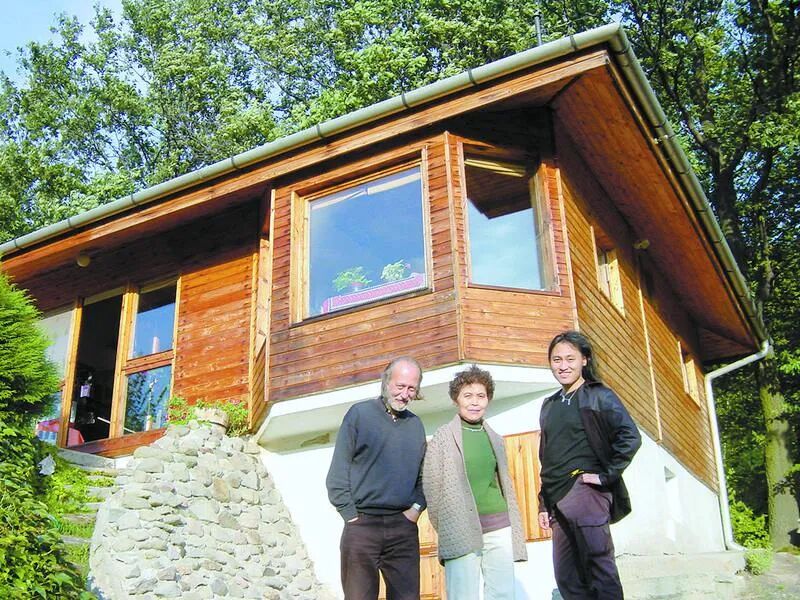 讓東方智慧與西方文學(xué)完成最溫柔相擁——諾獎作家拉斯洛的中國故事與他的摯友余澤民