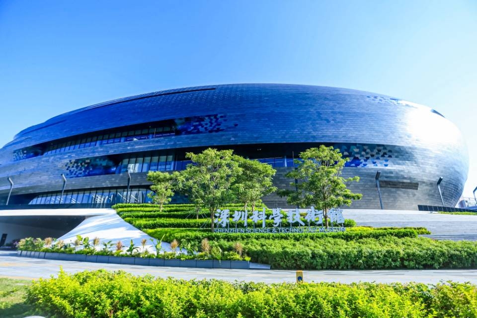 有片︱2025世界華文媒體社長總編輯走進(jìn)深圳頂流地標(biāo)「宇宙飛船」