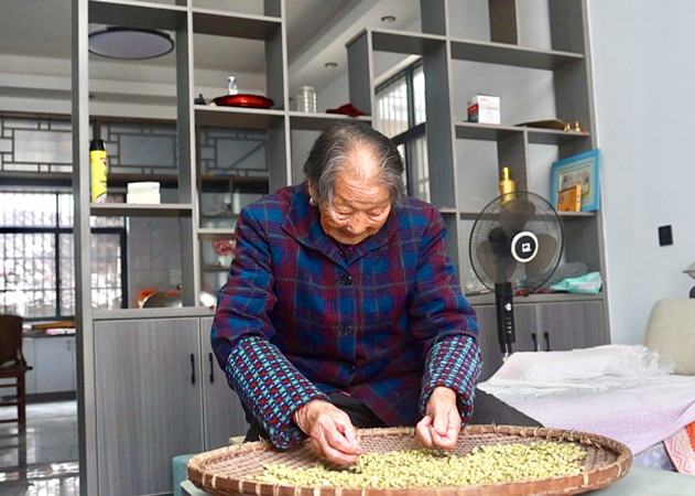 105歲老人之「養(yǎng)生經(jīng)」  皖黟縣宏潭有個(gè)「長(zhǎng)壽村」