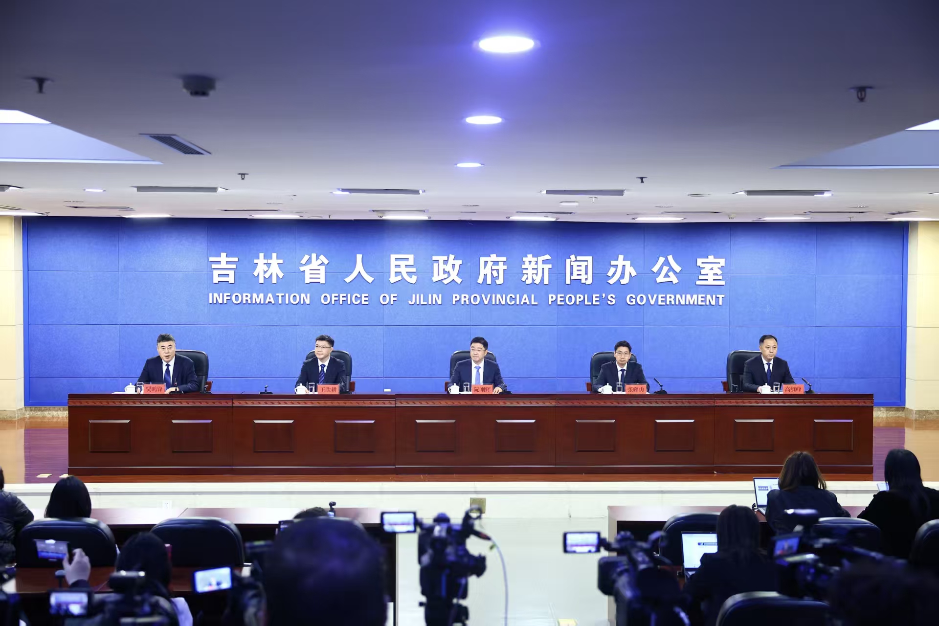 長(zhǎng)春新雪季打造「冰雪經(jīng)濟(jì)」新引擎 政企聯(lián)動(dòng)推動(dòng)全鏈條消費(fèi)升級(jí)