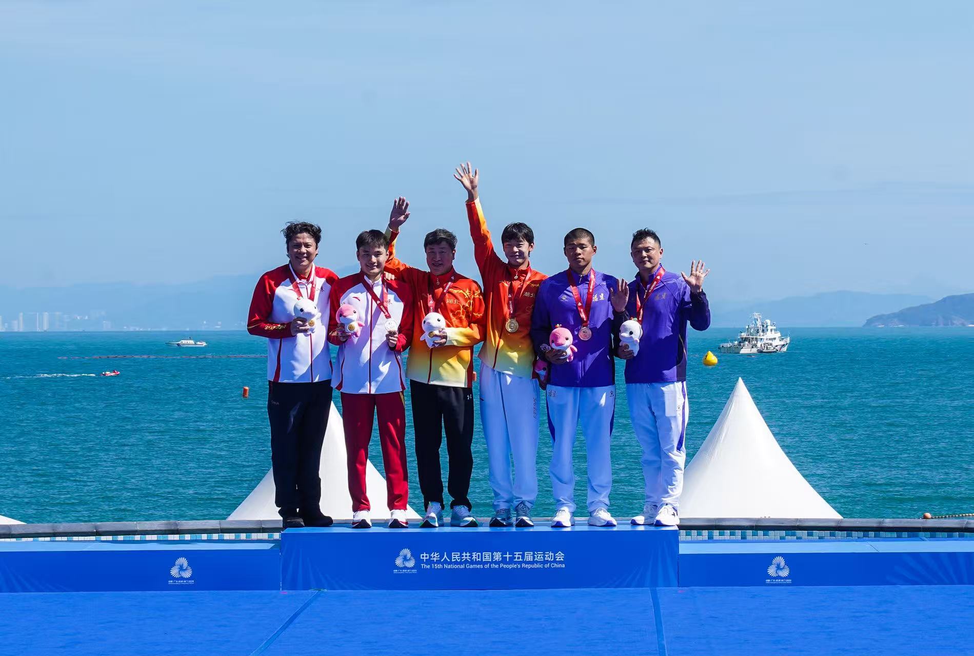 全運(yùn)會史上首次海上馬拉松在深圳大鵬「玻璃?！箞A滿結(jié)束