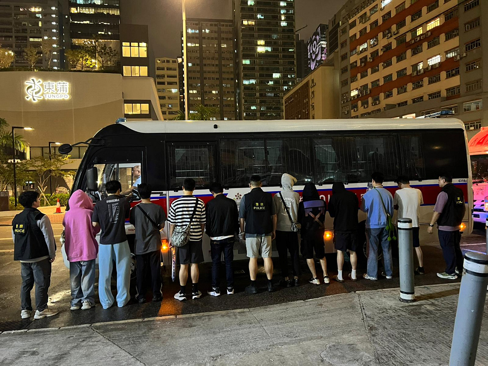 警方黃大仙破德州撲克賭檔 拘捕11名男女