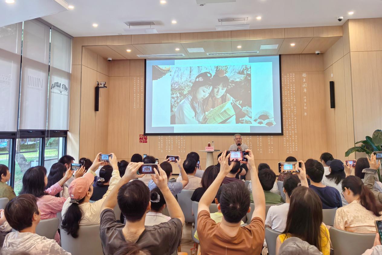  夢回大觀園，「賈寶玉」扮演者歐陽奮強來深圳讀書月講述《紅樓夢》背後的故事