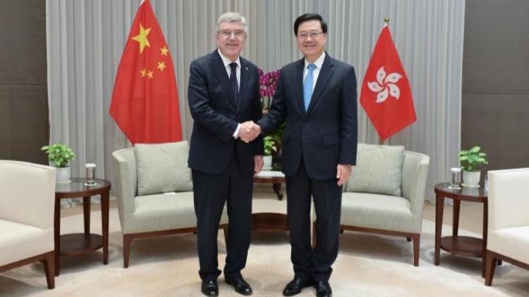 行政長(zhǎng)官李家超與國(guó)際奧委會(huì)終身名譽(yù)主席會(huì)面