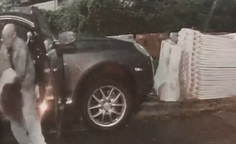 有片〡上水女子車廂內(nèi)捱捧 網(wǎng)民熱議：拳拳到肉、仿如謀殺　