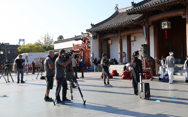 比利時綜藝節(jié)目《北京特快》聚焦歙縣