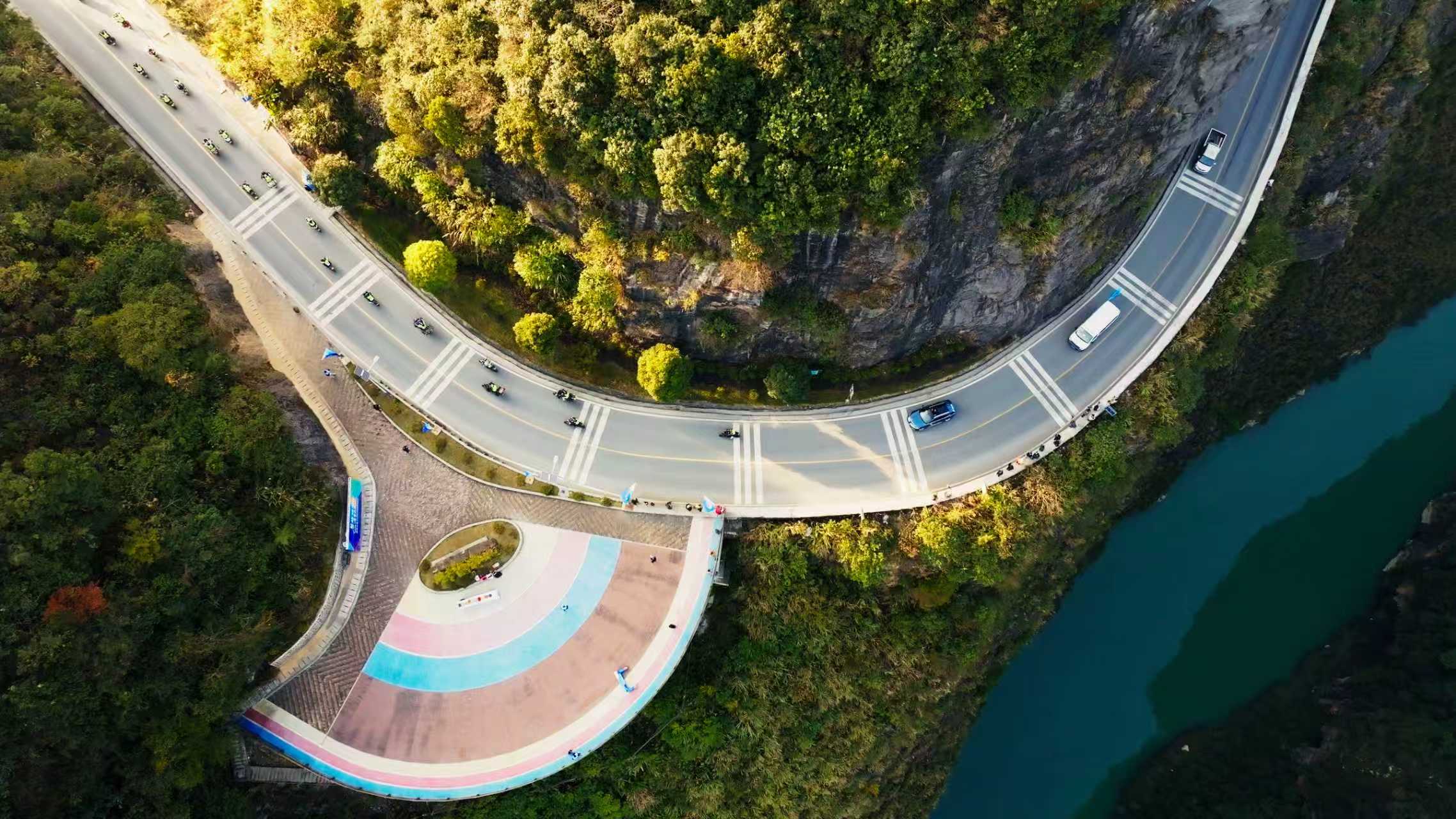 恩鶴公路自駕游經(jīng)典線路正式首發(fā)