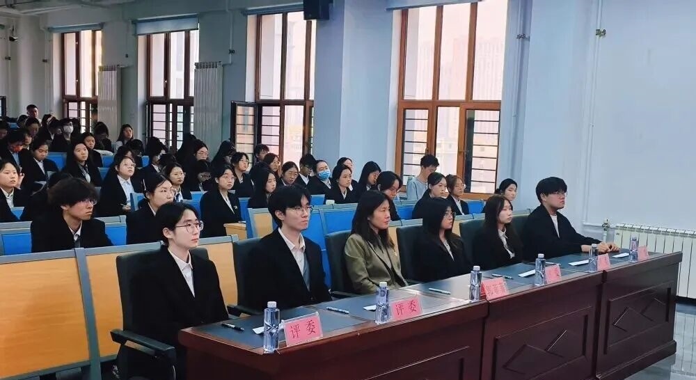 龍中醫(yī)：以光影為舟溯忠魂 用青春之力築統(tǒng)一