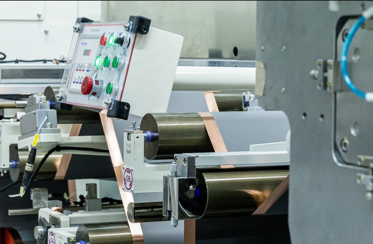 有片丨全球首條車規(guī)級(jí)全固態(tài)電池產(chǎn)線落地廣汽 能量密度突破500Wh/kg