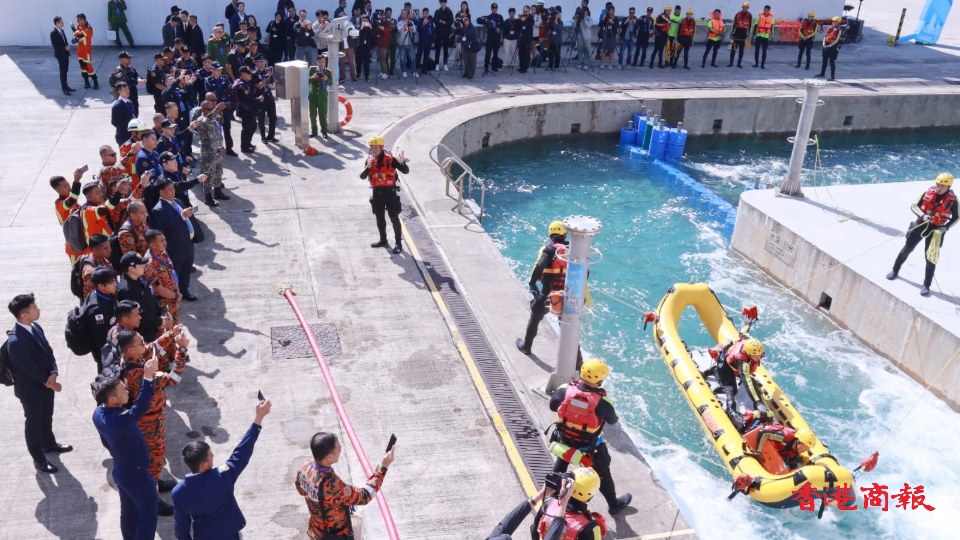 國際水域救援技術(shù)交流會議今日開幕  消防處舉行水域救援示範 展示高科技設(shè)備