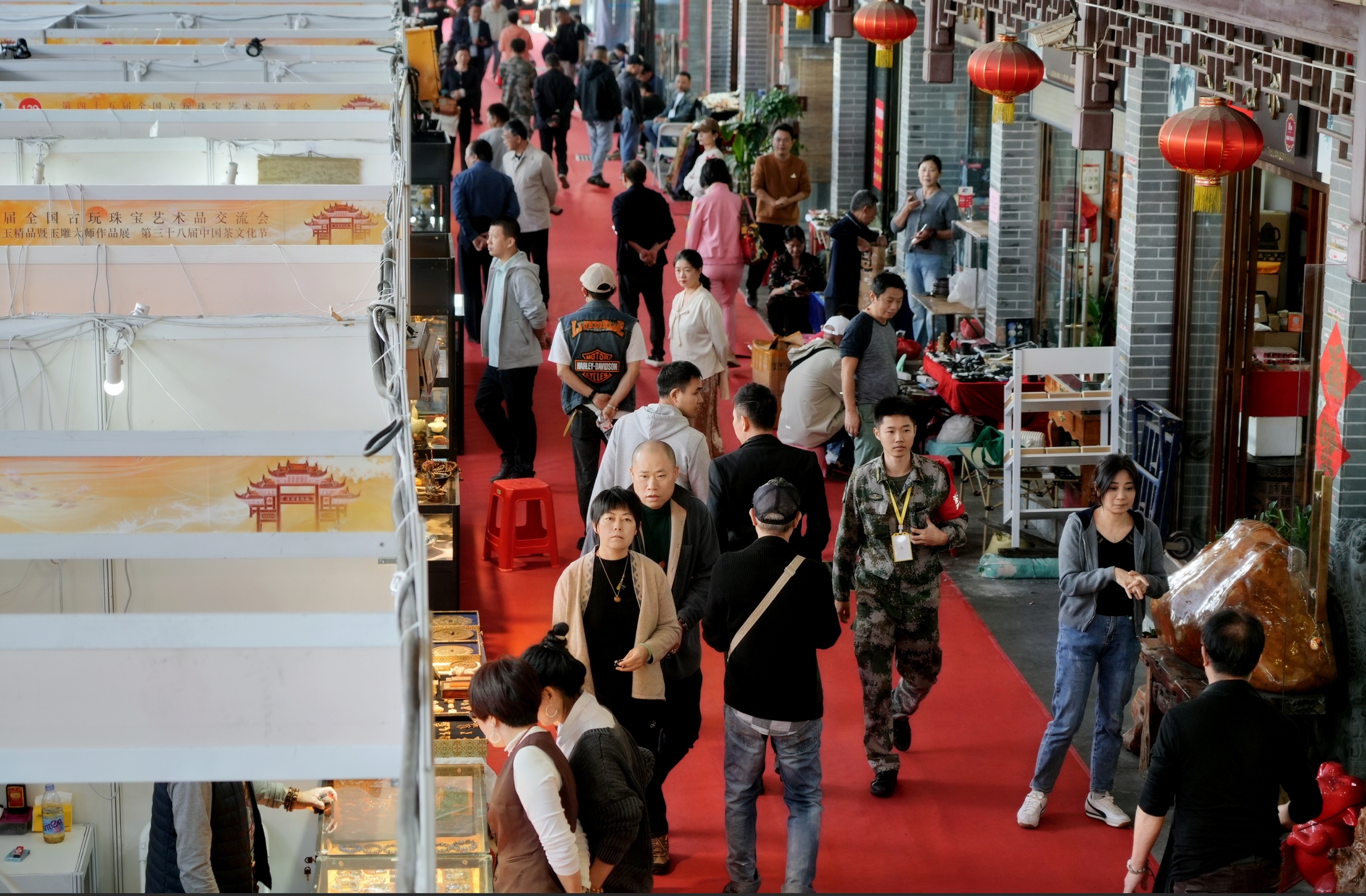 深圳古玩城「一會(huì)一展一節(jié)」啟幕，展覽、競(jìng)拍、鑒寶、演出齊亮相