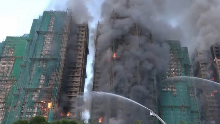 宏福苑大火｜企業(yè)馳援大埔火災(zāi)救援 李嘉誠基金會(huì)﹕8000萬設(shè)緊急援助基金及後續(xù)支援 李兆基基金捐3000萬、馬雲(yún)系捐6000萬 信和集團(tuán)、周大福等多間企業(yè)捐款支援 （持續(xù)更新）