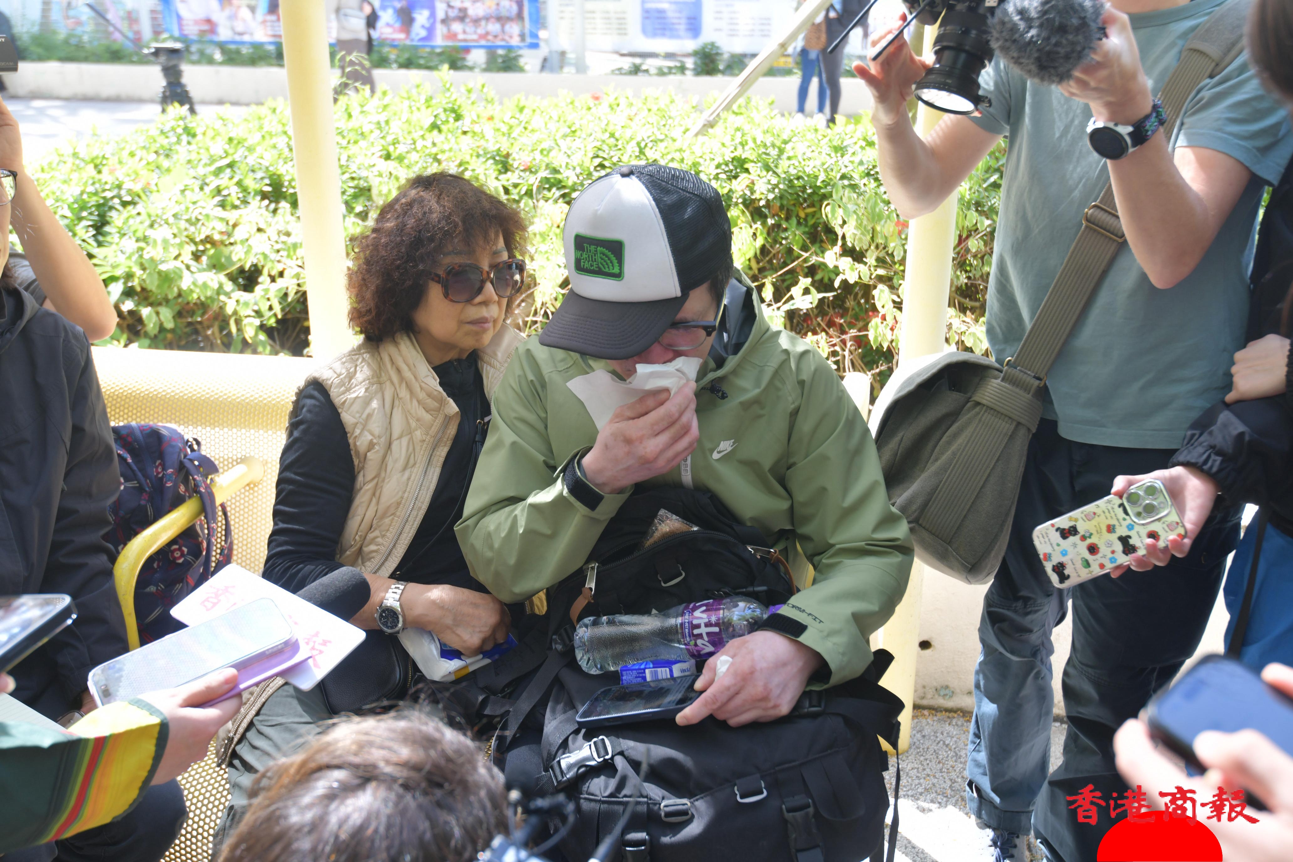 宏福苑大火｜廣福社區(qū)會(huì)堂繼續(xù)開放予與家人失聯(lián)家屬 孝子泣訴：希望能找回父母