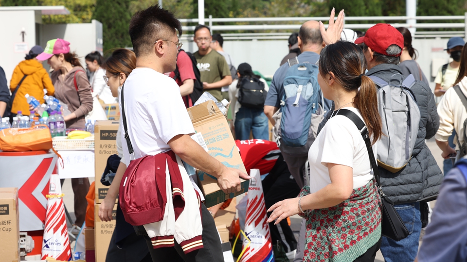 宏福苑大火｜大灣區(qū)進出口商業(yè)總會馳援大埔火災 百萬款物助力居民渡難關