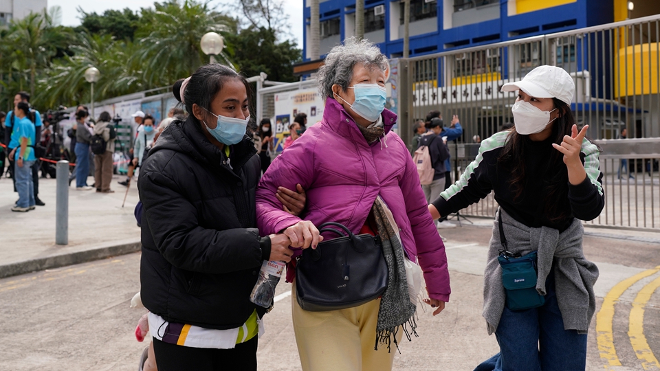 宏福苑大火｜12月1至6日受火災(zāi)影響居民可於非辦公時間補(bǔ)領(lǐng)個人證件