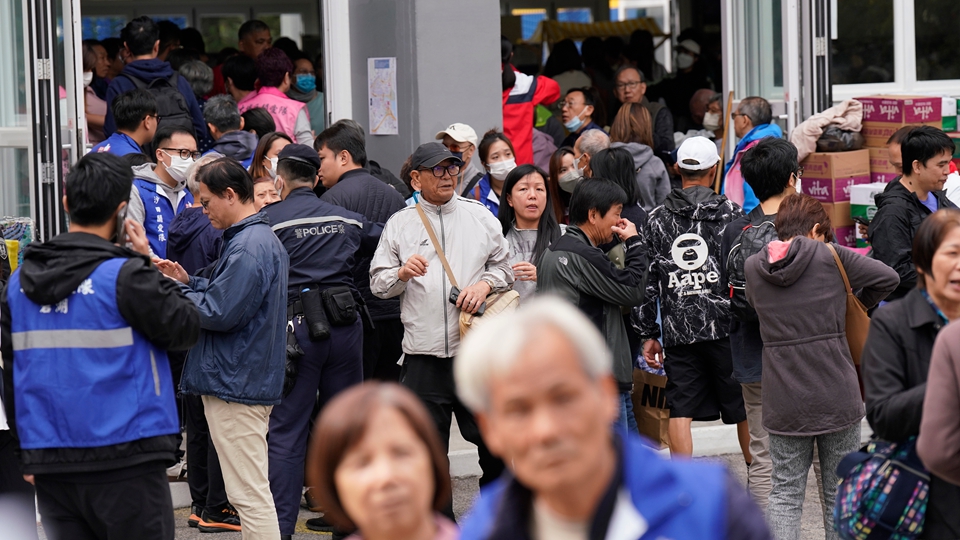 宏福苑大火｜梁宏正：已向1760戶派發(fā)1萬應(yīng)急錢 本周將派發(fā)5萬生活津貼