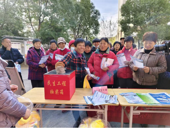 皖休寧縣：面對面宣講 惠民政策進小區(qū)